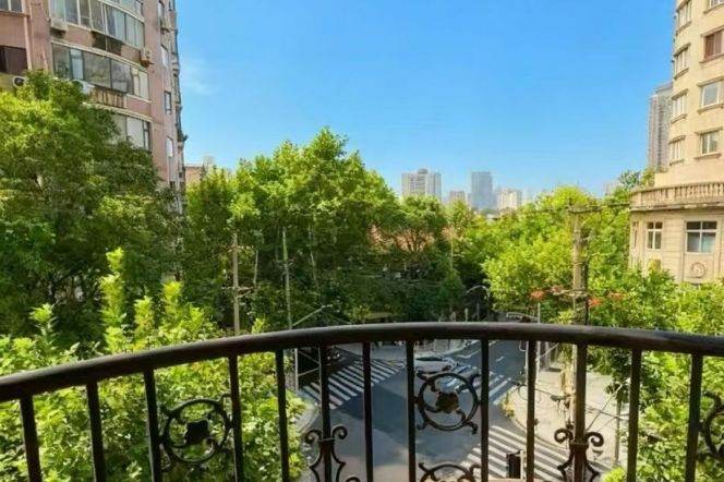 3+1 Rooms, 2 Baths, with Open balcony, 150 sqm West jianguo/Wulumuqi@Zhaojiabang L7&9