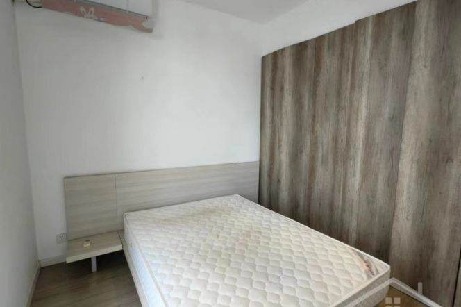 Open balcony 1+1 bedrooms Apt +Heating+oven+central AC@Zhongshan Park