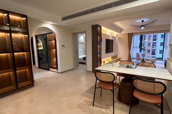 Charming 3brs 2bathrooms elevator Nr L10 longbai xincun sta 