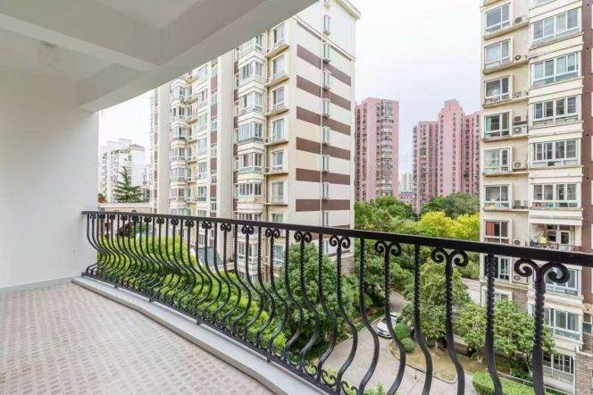 modern beautiful 3brs floor heating open kitchen balcony modern furniture in Gubei