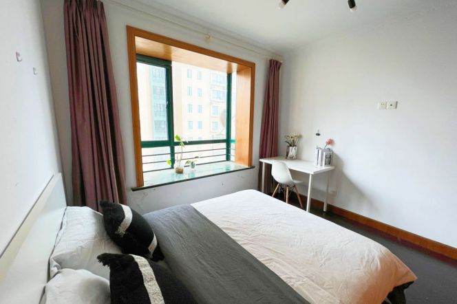 Jingan district,master bedroom near Hanzhong rd,bright and cozy,long/short term ok