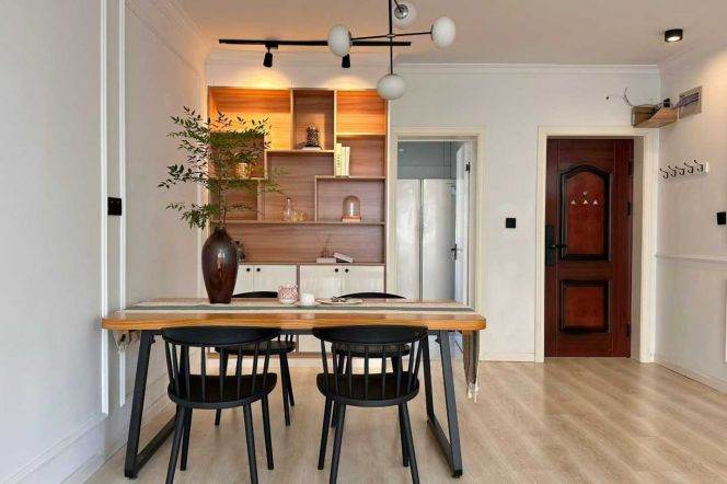 Spacious 2Brs/1Lr/1Bt apt nr Zhongshan park,M2/3/4