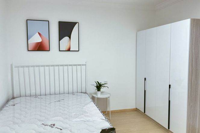 MASTER BEDROOM IN WEST NANJING ROAD