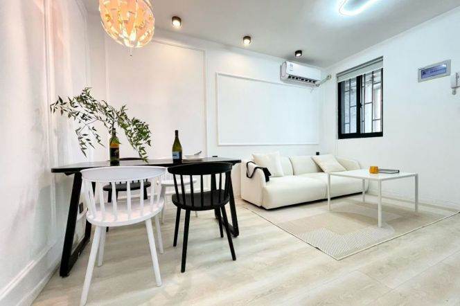 Elevator Spacious 2Br/2Lr/1Bt Close to L3/4/10 Hongqiao Rd Station 