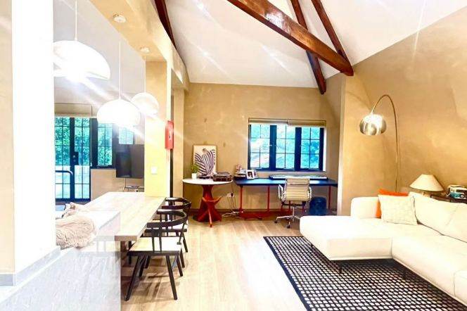 Huge 1br with terrace&balcony near Hengshan Road