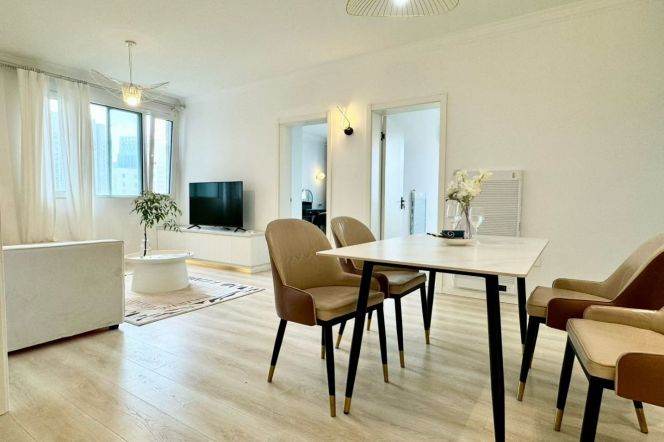 elevator 2brs 1lr with bathtub Nr L11/13