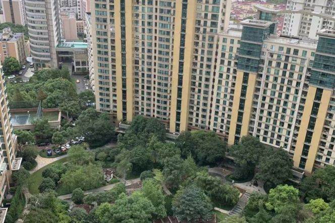 brand new 3brs floor heating brand new furniture in Zhong shan park line 2,3,4