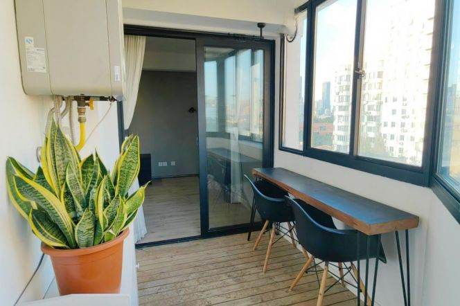 Modern 1 br with floor heating+open view near Shanghai Library. 2 min to L 1 HengShan Rd St.