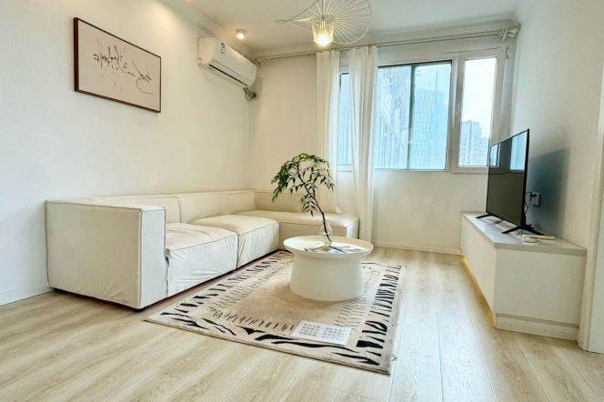 elevator 2brs 1lr with bathtub Nr L11/13