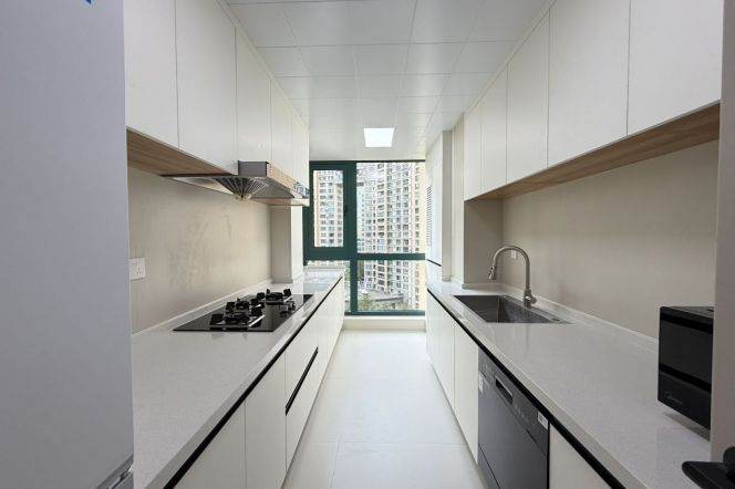 brand new 3brs floor heating brand new furniture in Zhong shan park line 2,3,4