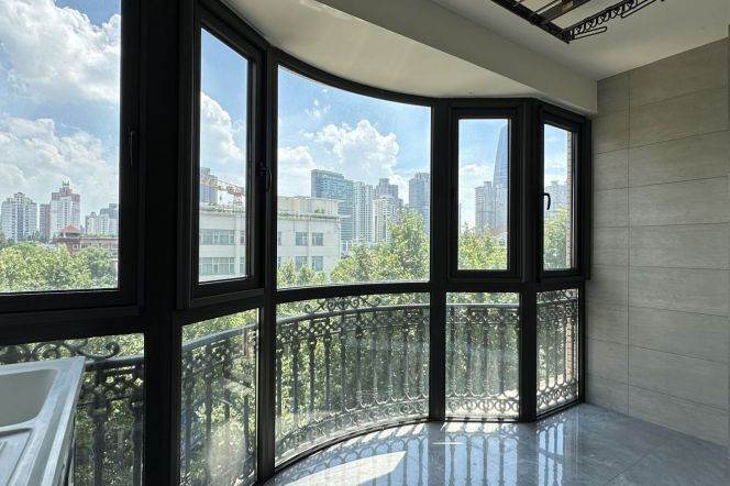 2brs2lrs1bath/balcony/nice compound/close river/dishwasher/closet