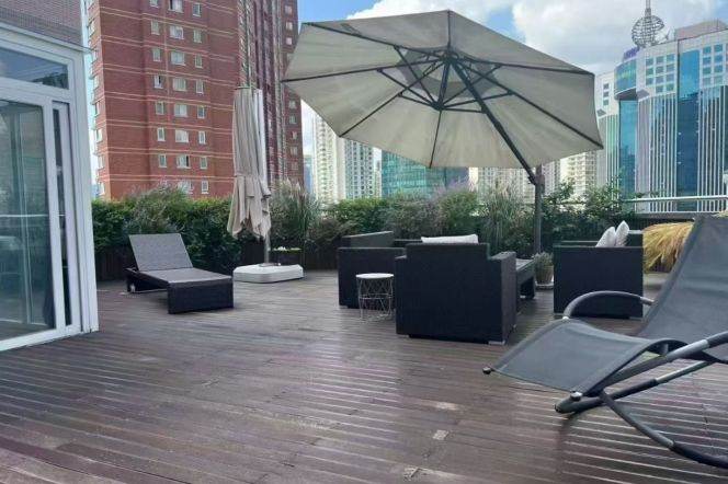 3 Brs, 2 Baths with 130 sqm Terrace, Weihai/Chongqing @ People square L2