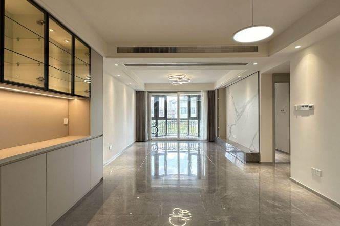 2brs2lrs1bath/balcony/nice compound/close river/dishwasher/closet