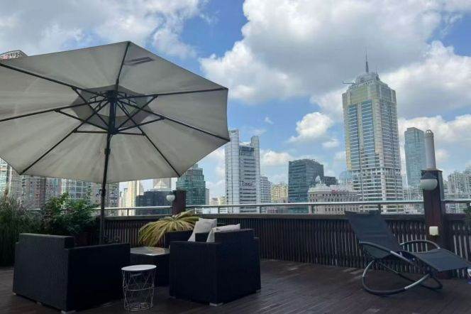 3 Brs, 2 Baths with 130 sqm Terrace, Weihai/Chongqing @ People square L2