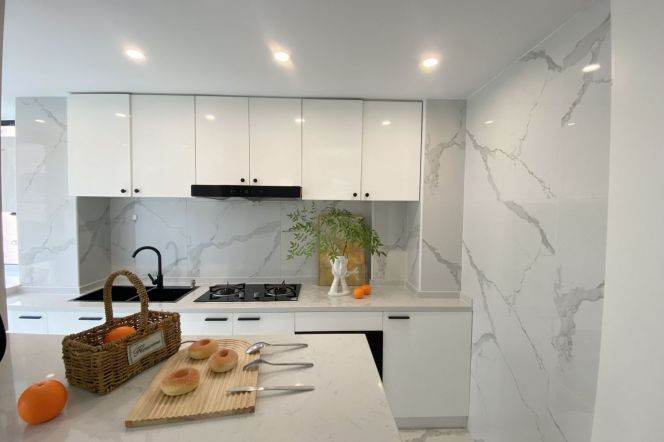 2B,French window， Nr Changping road station，L7