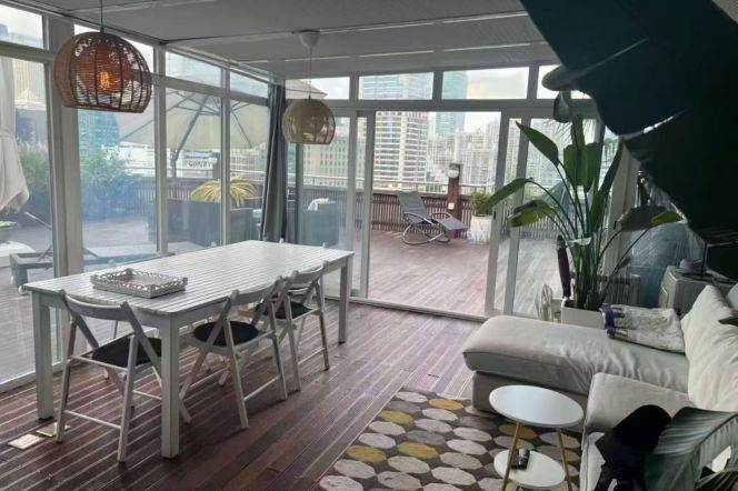 3 Brs, 2 Baths with 130 sqm Terrace, Weihai/Chongqing @ People square L2