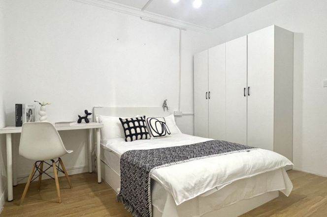 Changning district,cozy room near Zhongshan park,with balcony,SJTU/ECNU