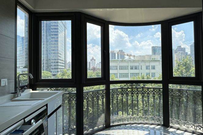 2brs2lrs1bath/balcony/nice compound/close river/dishwasher/closet