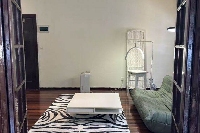 Beautiful 1BR Garden House Terrace Hengshan rd 9.9k