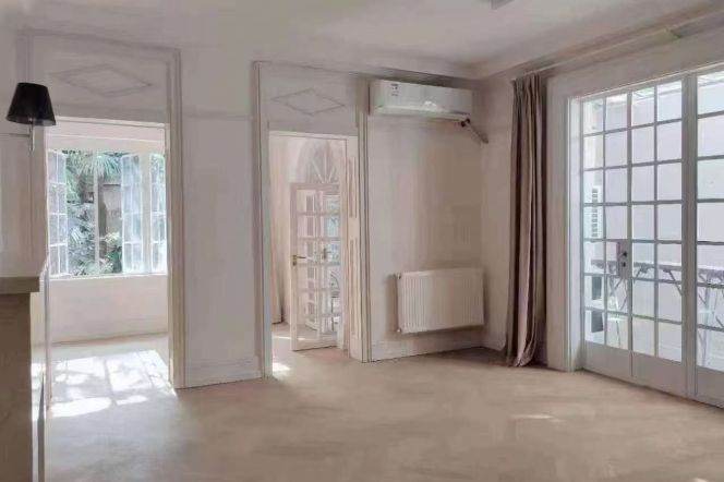 Antique Garden House 2br/1bt plus Study