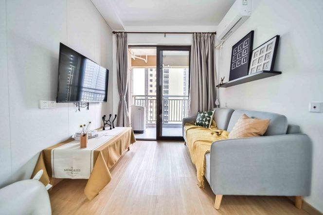 1br. Just next to subway and the big mall.  New compound, 3.7k