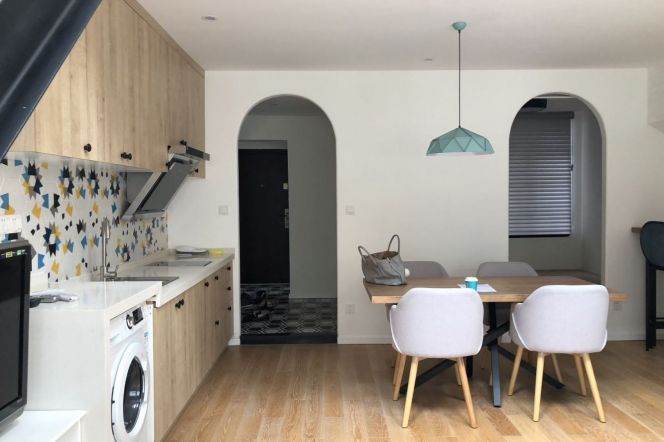 Nice terrace 2Brs/2Lrs/2Bts apt nr South huangpi rd,M1/14