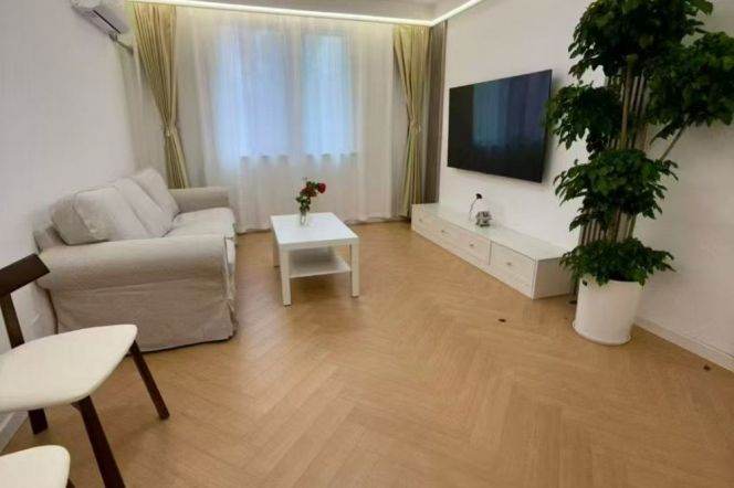 Double south-facing w elevator 1br-line 11/14