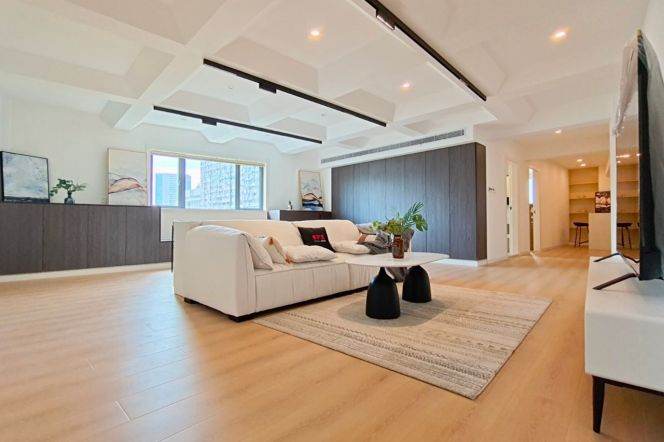 190 sqm 3 br Apt &huge living room &floor heating/jiaotong university 19K