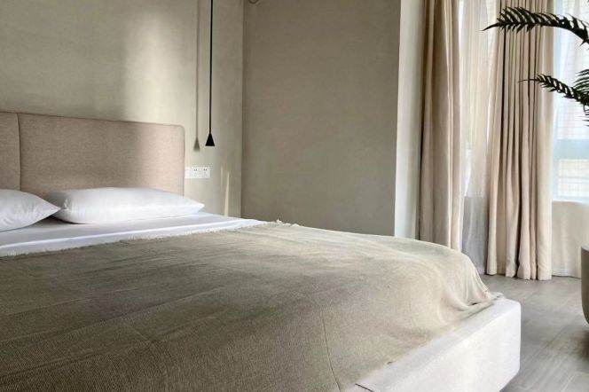 Nanjing West Road Elevator building, large 3-bedroom apartment, quality floor heating configuration