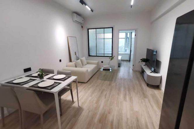Jinshajiang rd 1BR 2LR@L13/3/4,elevator/parking/bright room