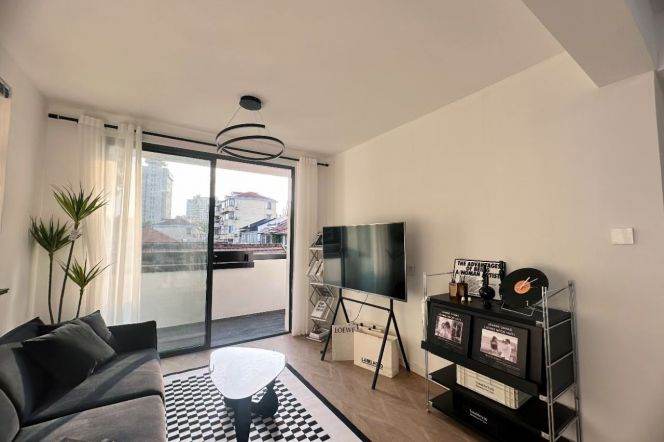 1br-Taiyuan Road - 10 minutes to Line 1 - Hengshan Road