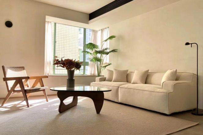 Nanjing West Road Elevator building, large 3-bedroom apartment, quality floor heating configuration