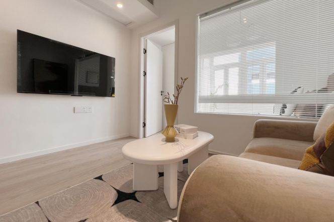 Zhaojiabang rd/modern 1br 1lr@L7/9,elevator/bright room