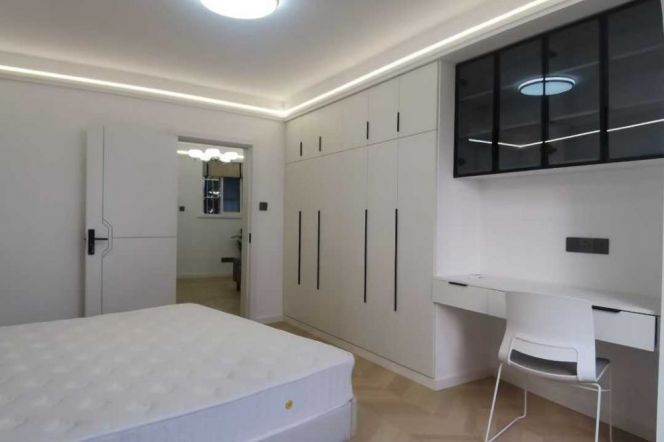 Loushanguan rd 1br 1lr@L2/15,elevator/cozy&clean/bright room