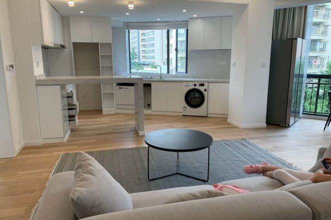 Super nice & spacious  2Br,Hengshan Rd