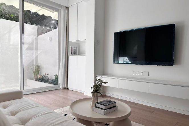 1br Hong qiao rd/West yan an private yard 