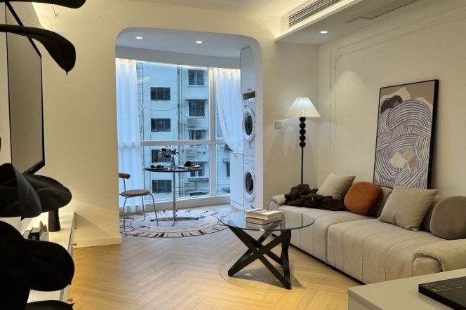 Well-decorated 1Br Apartment @ Zhongshan Park/Green compound