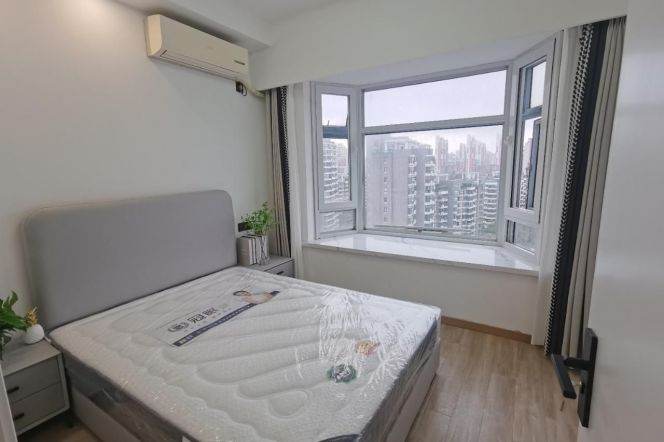 Cozy 1 br on high floor next ECNU,near ZhongShan Park ,easy to L3/4/13 JinShaJiang Rd st.
