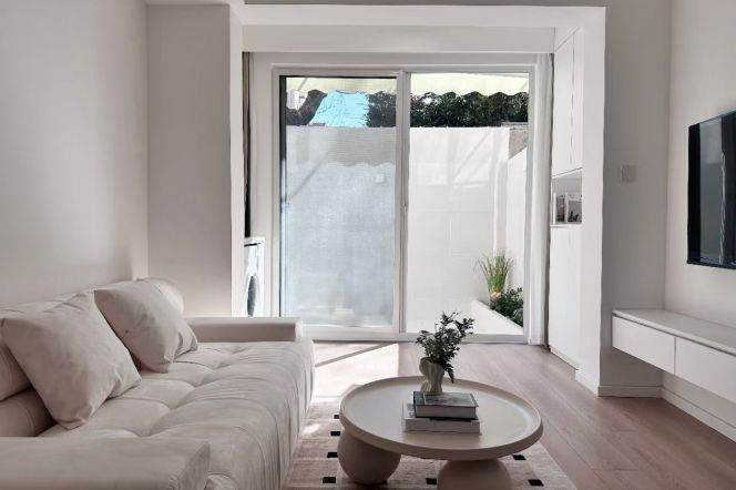 1br Hong qiao rd/West yan an private yard 