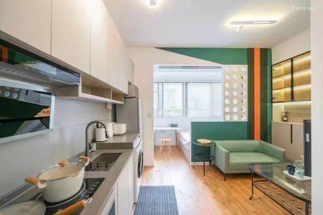 Cozy & Birght 1 br in HuangPu on HuaiHai Rd. 5 mins to L 1 HuangPi Rd(S) St. next XinTianDi