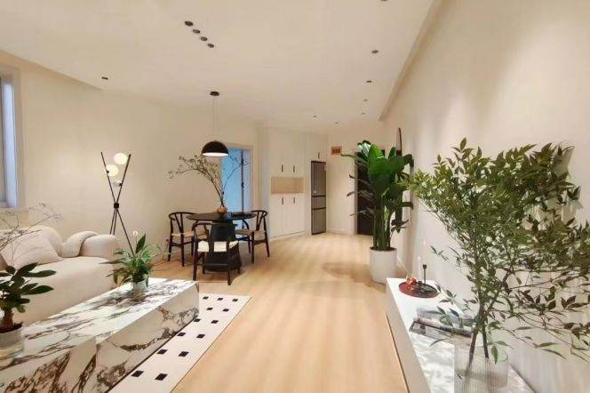 1-Bedroom Apartment in Aizhong Aihua Apartment /Don't Miss Out