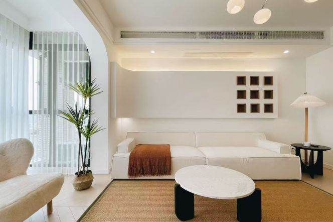 Huangpu, Brand new 2br ,floor heating, elevator, central AC,good compound 