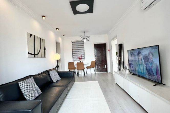 Elevator Spacious 1Br/2Lr/1Bt Close to L2/3/4 Zhongshan Park Station 