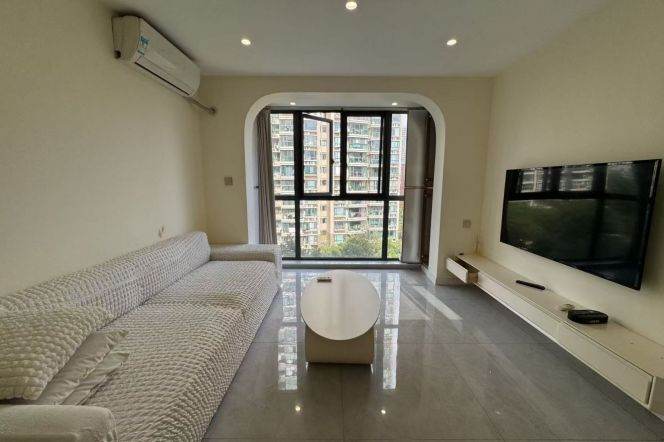 1br1lr1bath/high floor/bright/nice compound/close river