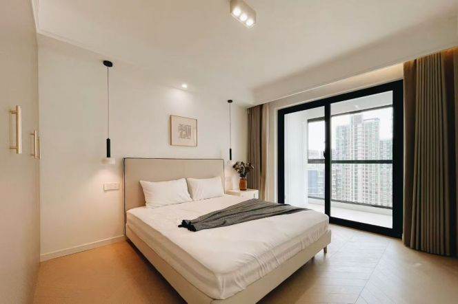 Huangpu, Brand new 2br ,floor heating, elevator, central AC,good compound 