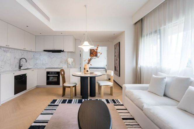 Hengshan Road 41 Zhi palza  / Exquisite 1-Bedroom, Act Fast