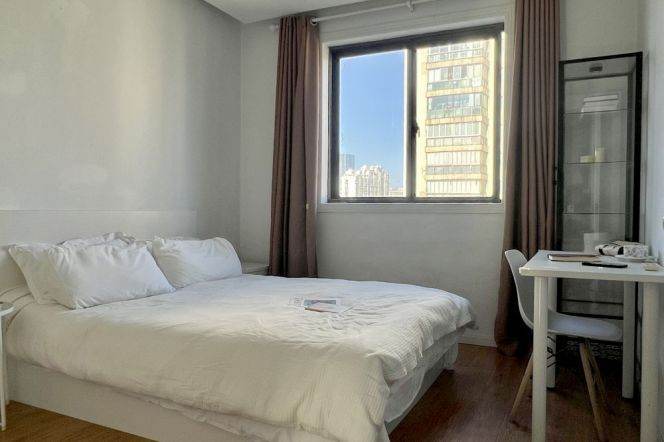 Jingan district,master bedroom near West Nanjing rd,private bathroom,close to ECNU/ESSCA