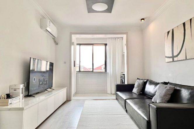 Elevator Spacious 1Br/2Lr/1Bt Close to L2/3/4 Zhongshan Park Station 