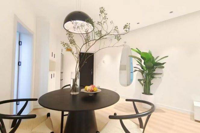 1-Bedroom Apartment in Aizhong Aihua Apartment /Don't Miss Out