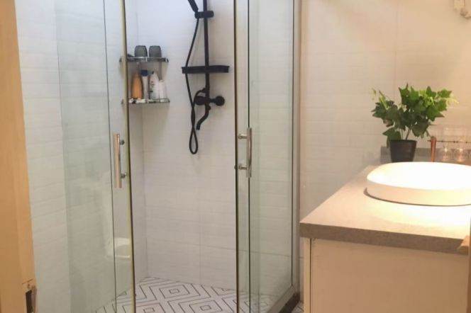 Cozy 1+1 Furnished People Square